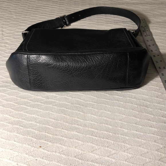 Mint condition Coach shoulder bag - Picture 4 of 8